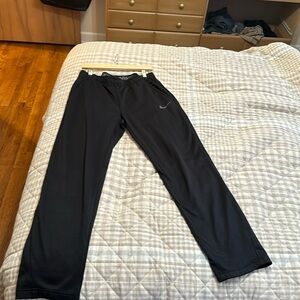 Nike Men’s Large Therma-Fit Sweatpants